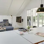 Four-bedroom In Hébergement de vacances *