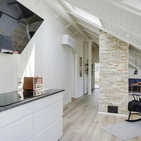 Four-bedroom In Dom wakacyjny *