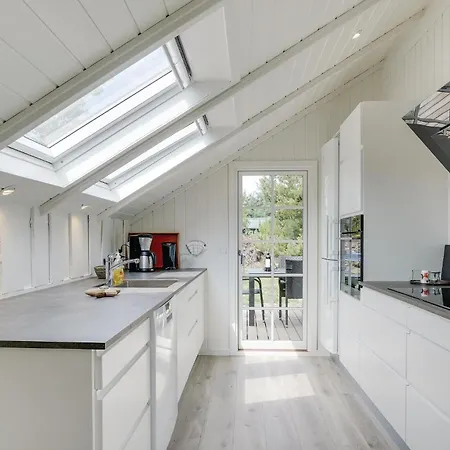 Four-bedroom In Dom wakacyjny