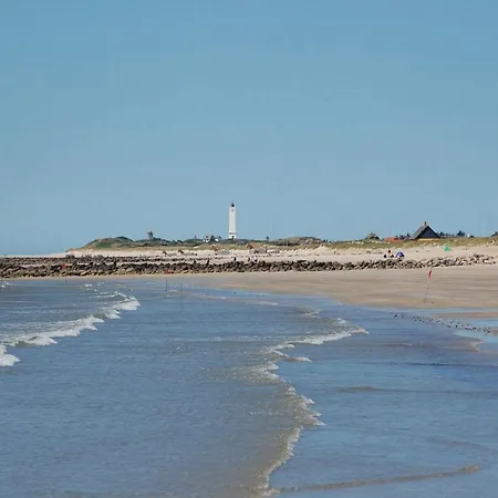 Дом отдыха Four-bedroom In *