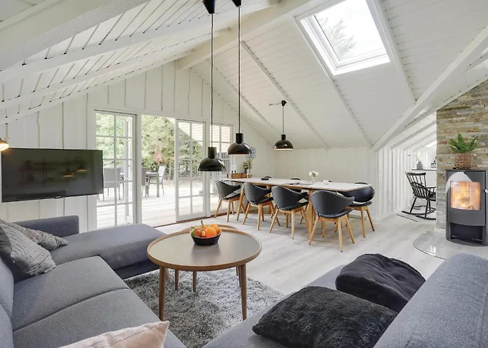 Dom wakacyjny Four-bedroom In *