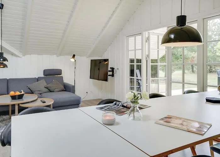 Four-bedroom In Dom wakacyjny *