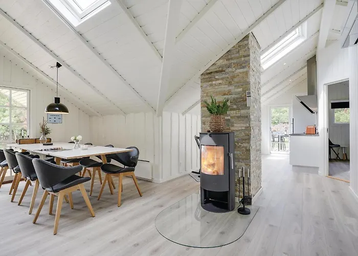 Dom wakacyjny Four-bedroom In