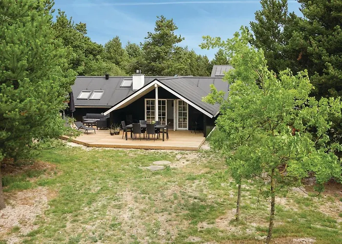 Four-bedroom In Dom wakacyjny Blåvand