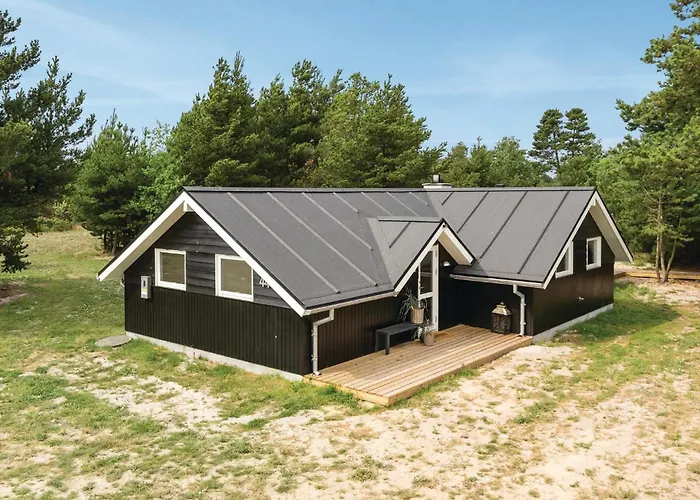 Dom wakacyjny Four-bedroom In Blåvand