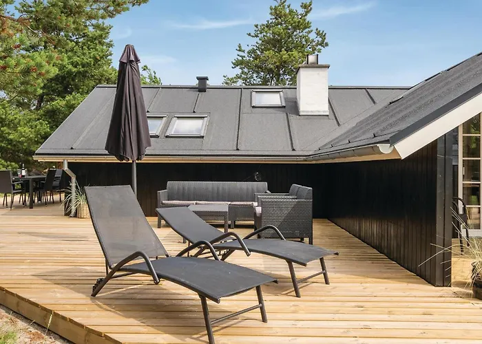 Four-bedroom In Dom wakacyjny